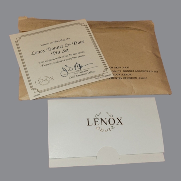 Vintage ~Lenox Porcelain Bonnet & Dove Pin Set - 24KT Gold & Rhinestones - Picture 5 of 6